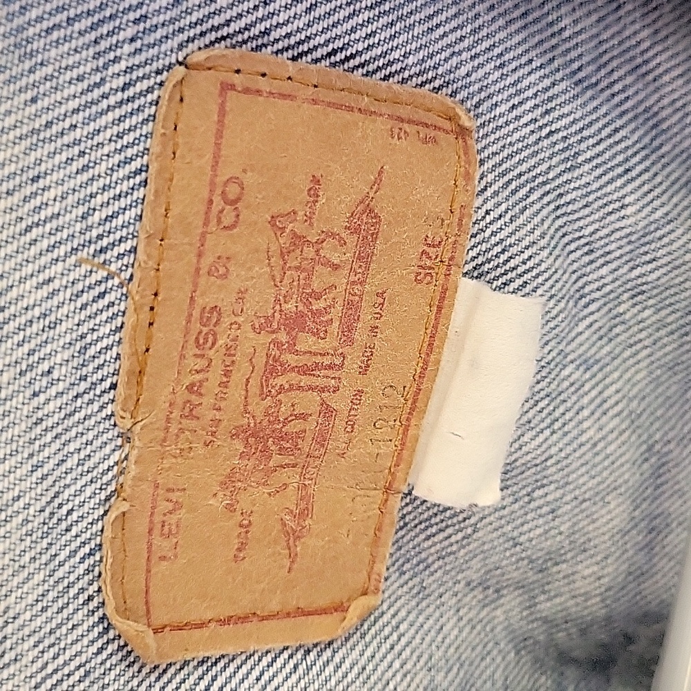 Levi Jean Jacket Size Small - image 3